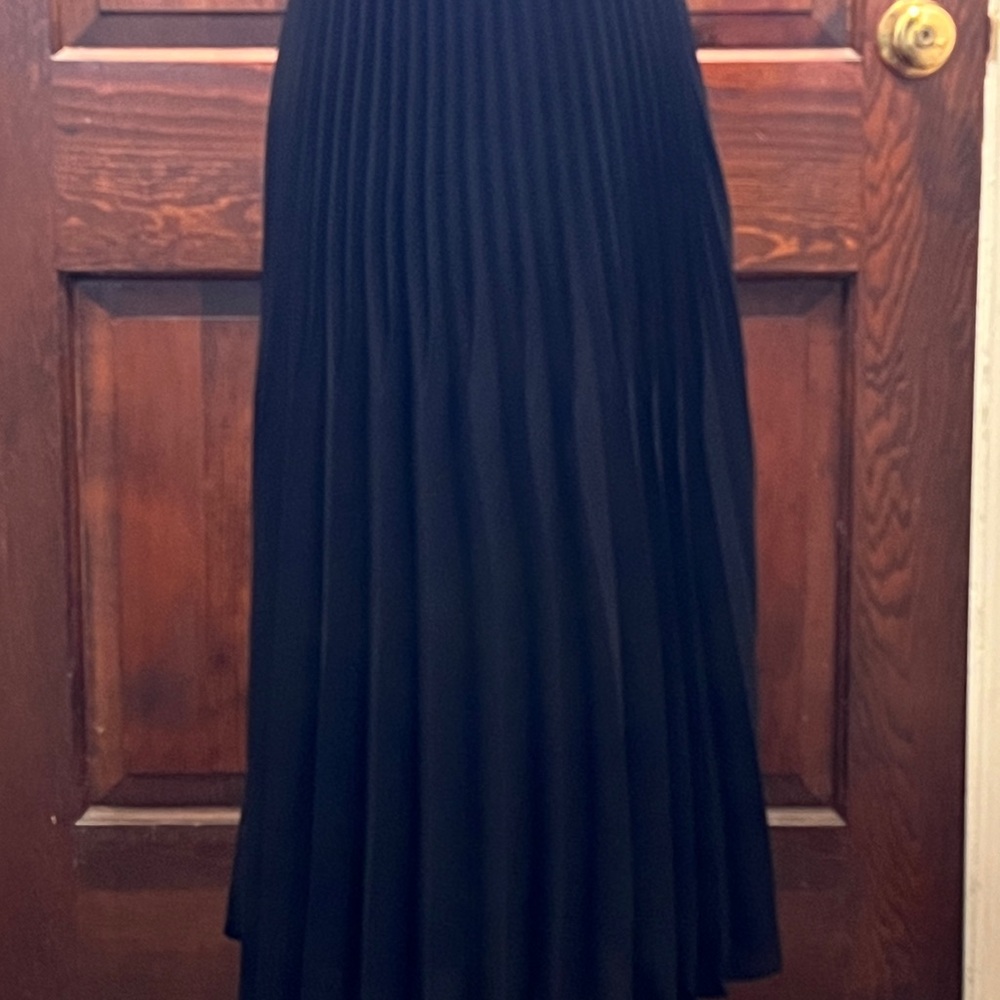 Max Studio Black Pleated Midi A-Line Skirt